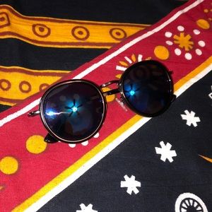 Blue Tinted Mirror Guess Sunglasses